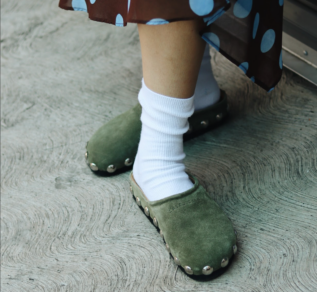PENNY OLIVE GREEN CLOGS